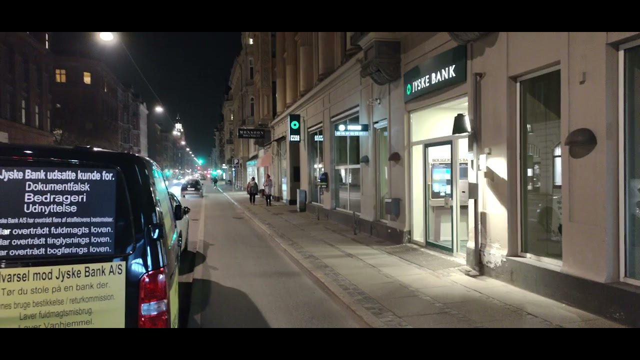 Jyske Bank bliver oplyst at Jyke Bank bilen vil blive parkeret i København. 4. uger hver sted, #BANK Jyske Bank bliver oplyst at Jyke Bank bilen vil blive parkeret i København. 4. uger hver sted, #BANK