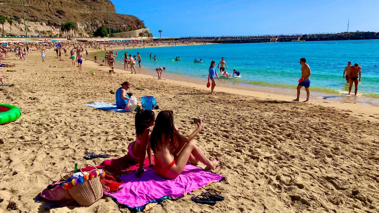 Gran Canaria Playa de Amadores Summery Beach Life in February