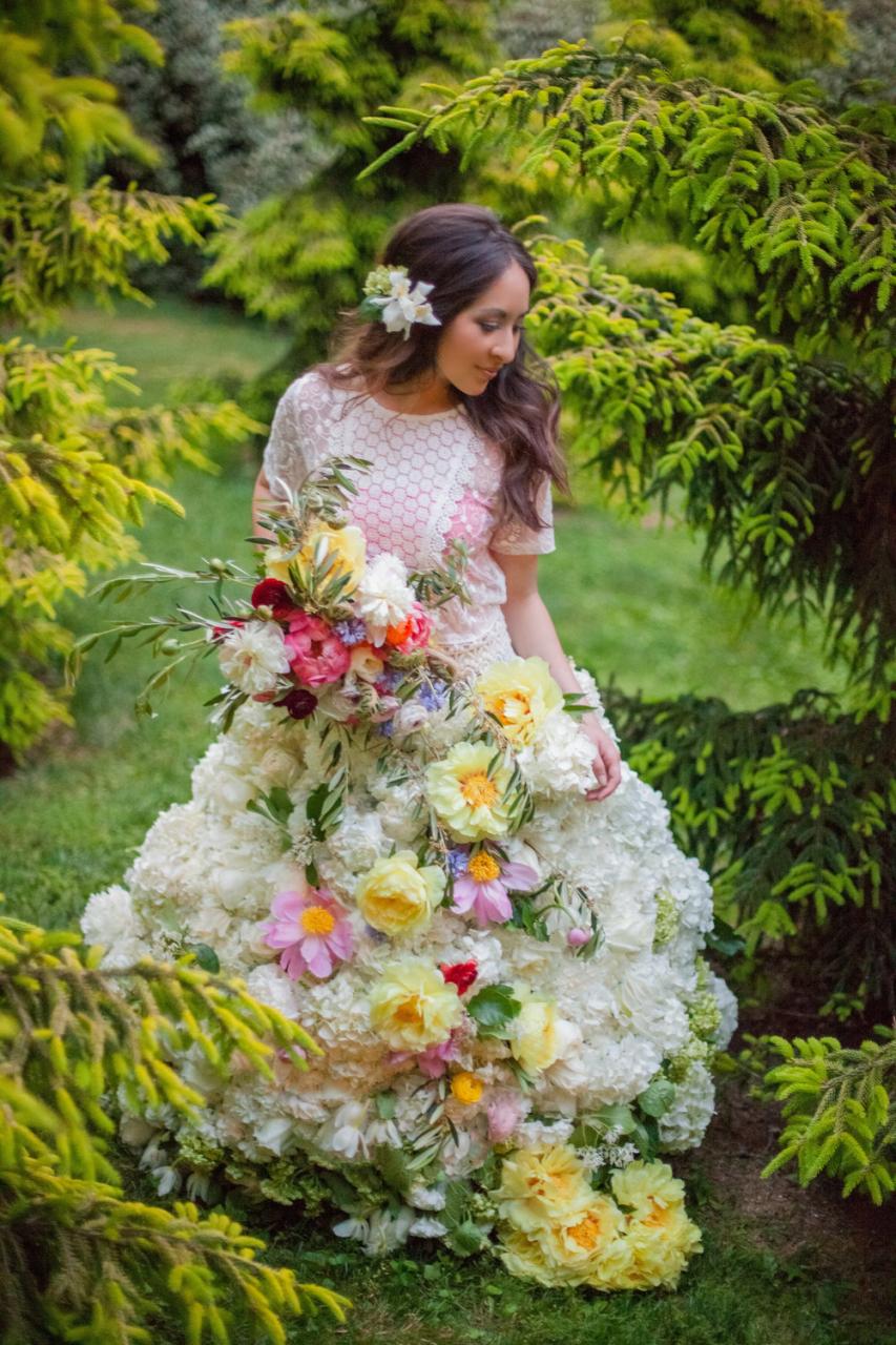 Real Flower Wedding Dress: Create a Stunning and Unique Look for Your ...