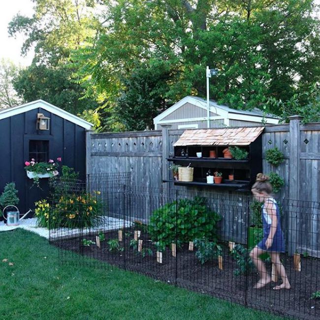 33 Garden Fence Ideas for Simple to Sophisticated Tastes 33 Garden Fence Ideas For Simple To Sophisticated Tastes