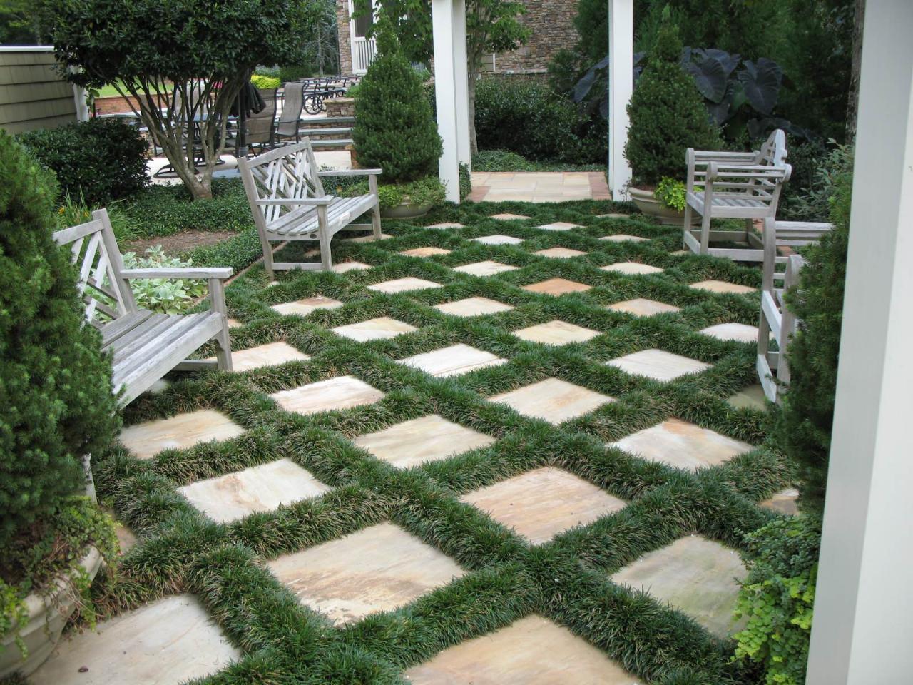 Grass Between Stone - Photos & Ideas | Houzz Grass Between Stone - Photos & Ideas | Houzz