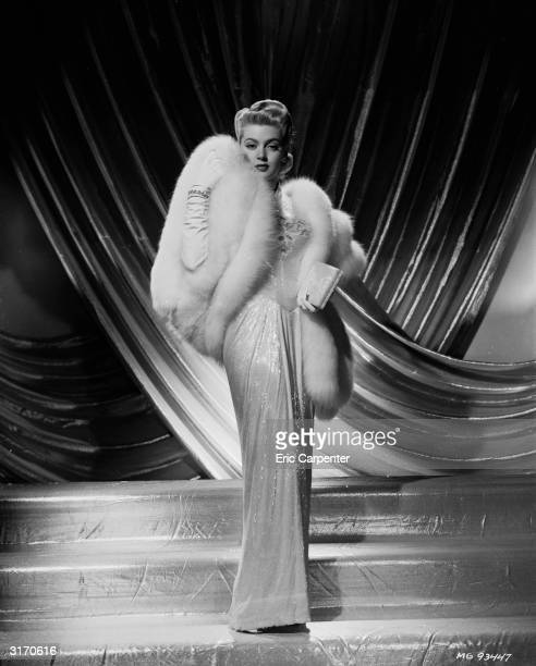 244 Hollywood Glamour 1940s Photos and Premium High Res Pictures - Getty Images 244 Hollywood Glamour 1940S Photos And Premium High Res Pictures - Getty Images