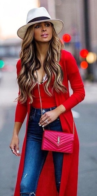 Red T-shirt Spring Outfits For Women (12 ideas & outfits) | Lookastic Red T-Shirt Spring Outfits For Women (12 Ideas & Outfits) | Lookastic